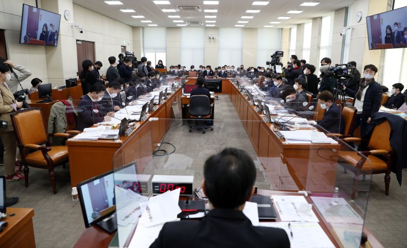 지난해 12월 29일 오전 서울 여의도 국회에서 열린 '용산 이태원 참사 진상 규명과 재발 방지를 위한 국정조사 특별위원회' 전체회의가 열리고 있다. /뉴시스