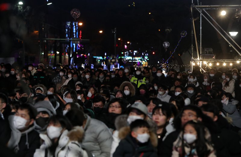 지난 1월1일 전북 전주 제야행사에 참여한 구름인파. 뉴스1