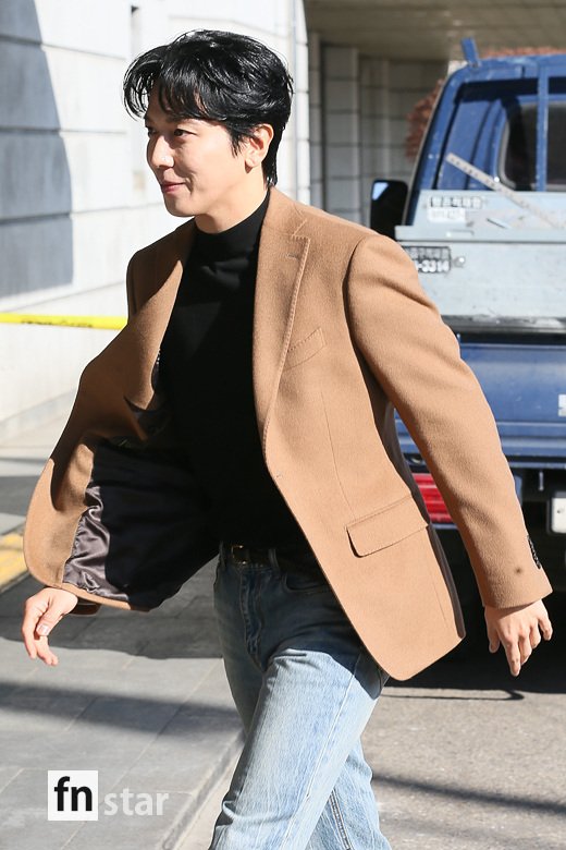 [포토] 정용화, '기분 좋은 출근길'