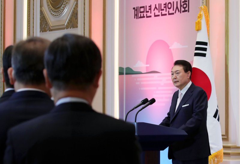 [서울=뉴시스] 홍효식 기자 = 윤석열 대통령이 2일 오전 청와대 영빈관에서 열린 2023년 신년 인사회에서 발언하고 있다. 2023.01.02. yesphoto@newsis.com