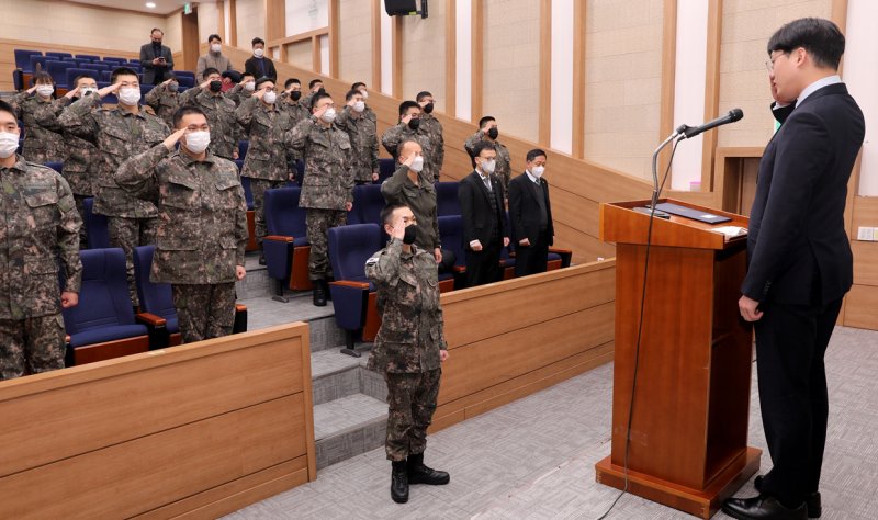[광주=뉴시스] 류형근 기자 = 광주대학교는 학생군사교육단(학군다)이 육군학생군사학교가 주최한 2022년도 우수부대 선발에서 최정예학군단으로 선정됐다고 3일 밝혔다. (사진=광주대 제공). photo@newsis.com *재판매 및 DB 금지