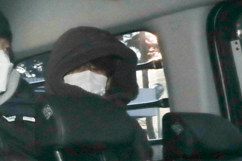 검찰로 이송되는 이기영 (고양=연합뉴스) 임병식 기자 = 4일 오전 경기도 고양시 일산동부경찰서에서 동거녀와 택시 기사를 살해한 혐의로 구속된 이기영(31)이 검찰로 이송되고 있다. 2023.1.4 [공동취재] andphotodo@yna.co.kr (끝)
