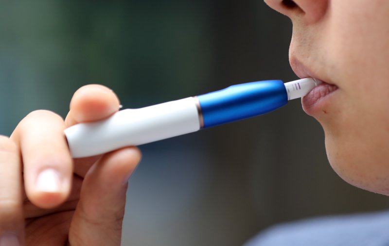 구매자를 처벌하는 규정이 없다는 점을 악용해 미성년자들이 편의점이나 술집을 운영하는 업주들을 골탕먹이는 사례가 10년 넘게 지속돼 자영업자들은 지속적으로 피해를 호소하고 있다. 2018.6.7/뉴스1 ⓒ News1 이재명 기자