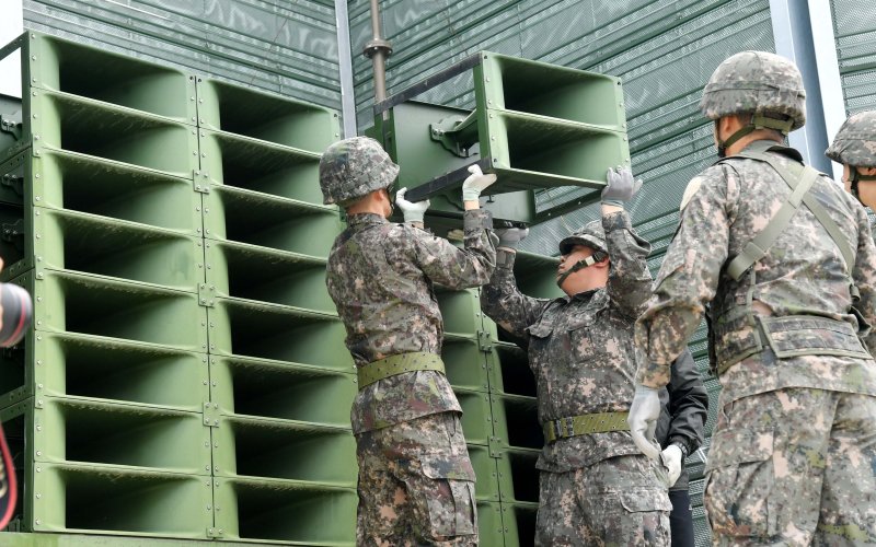 서울 침범 北 무인기, 이란제 가능성...軍 '대북 확성기 재개' 검토