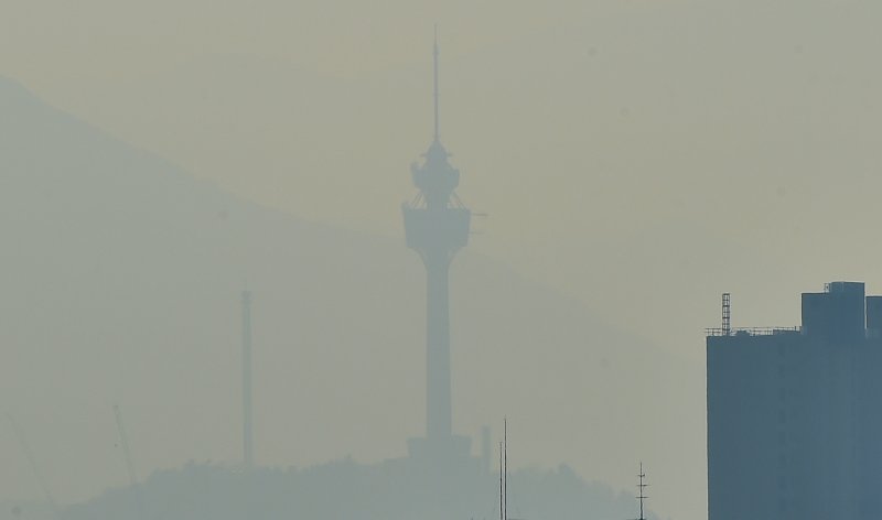 "외출 자제하세요" 주말 내내 전국 초미세먼지에 황사까지 온다