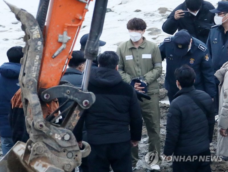 "父 죽여놓고, 송금 메모에 '아버지상' 적은 이기영"..딸은 슬픔에 울부짖었다