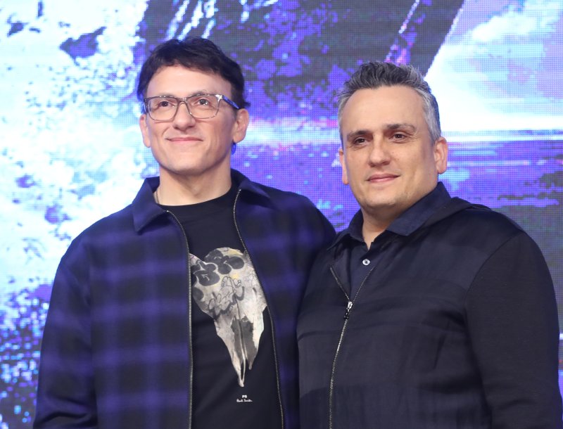 【서울=뉴시스】조수정 기자 = 영화 '어벤져스 : 엔드게임(Avengers:Endgame)' 아시아 프레스 컨퍼런스가 열린 15일 오후 서울 종로구 포시즌스호텔에서 동생 조 루소, 형 안소니 루소(오른쪽) 감독이 포즈를 취하고 있다. 영화 '어벤져스 : 엔드게임은 4월 24일 개봉한다. chocrystal@newsis.com