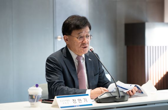 "韓 조선철강업에 '특단의 지원책' 강구해달라"...中경제 회복전 '격차 벌리기' 해야