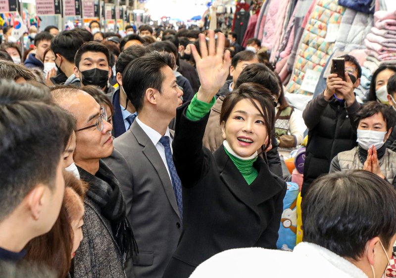 김건희 여사 "전국 돌며 봉사해 나눔 문화 정착 뒷받침할 것"