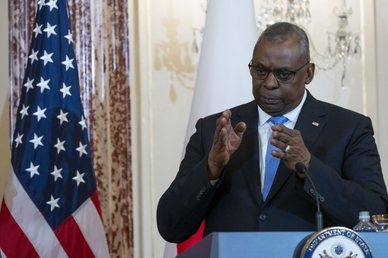 [워싱턴=AP/뉴시스]로이드 오스틴 미국 국방장관이 11일(현지시간) 미국 워싱턴 국무부에서 기자회견을 하고 있다. 2023.01.12.