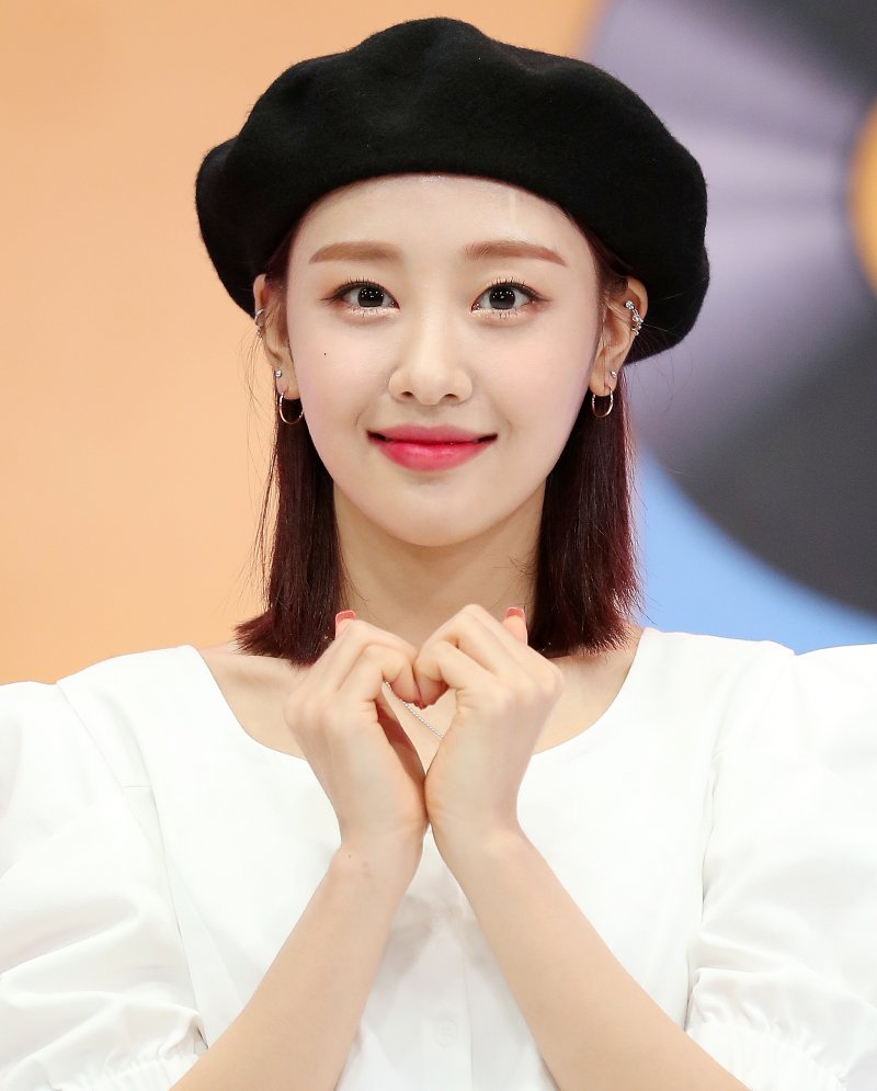  이달의 소녀 이브, 패소 후 심경글 "매일 벼랑 끝에 서 있는 심정" [전문] - 파이낸셜뉴스 Motiv 