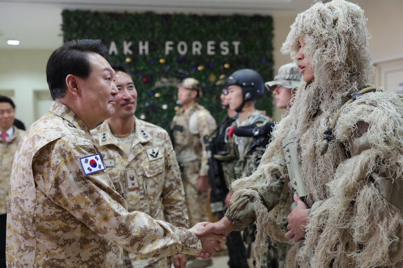 'UAE의 적' 발언에 동결자금·NPT 위배 가능성 꺼낸 이란, 왜?