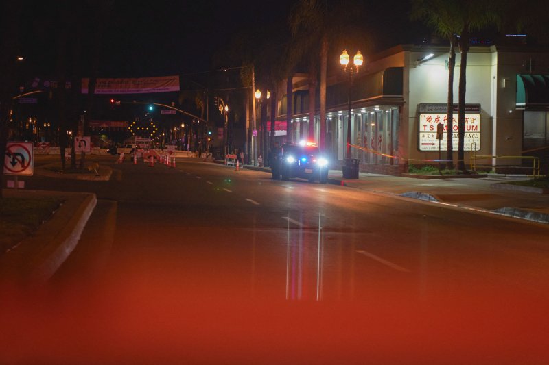 21일(현지시간) 미국 캘리포니아주 로스앤젤레스(LA) 몬테레이 파크에서 총격 사건이 발생해 경찰이 출동했다. 2023.01.21/뉴스1 ⓒ 로이터=뉴스1 /사진=뉴스1