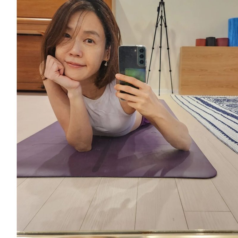 '50세' 김지호, 요가로 만든 근육질 몸매 화제