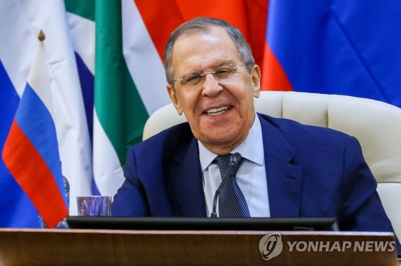 남아프리카공화국을 방문한 세르게이 라브로프 러시아 외무장관. SOUTH AFRICA, PRETORIA - JANUARY 23, 2023: Russia's Foreign Minister Sergei Lavrov looks on during a meeting with South Africa's Foreign Minister Naledi Pandor. Russian Foreign Ministry Press Service/TASS