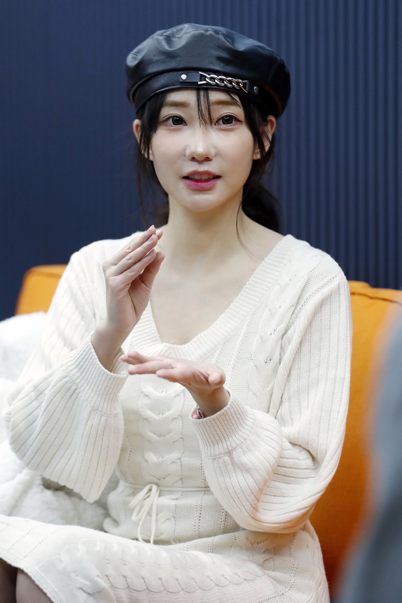 [서울=뉴시스] 최동준 기자 = 온라인콘텐츠창작자 마젠타가 16일 서울 충무로 한 스튜디오에서 뉴시스와 인터뷰를 하고 있다. 2023.01.24. photocdj@newsis.com