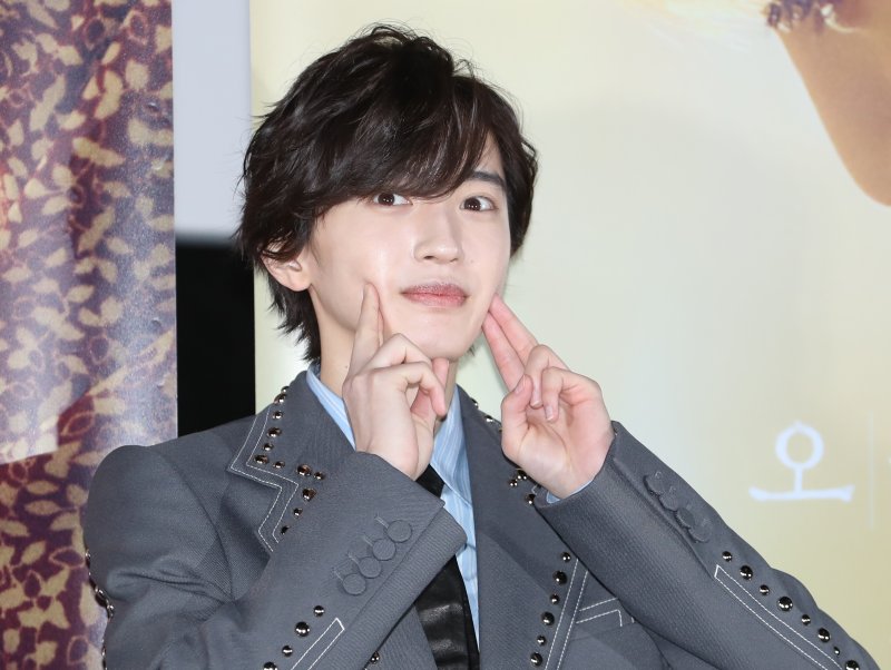 배우 미치에다 슌스케(道枝駿佑)가 25일 서울 용산구 CGV 용산아이파크몰에서 열린 영화 '오늘 밤, 세계에서 이 사랑이 사라진다 해도' 내한 기자회견에서 포즈를 취하고 있다. ⓒ News1 권현진 기자