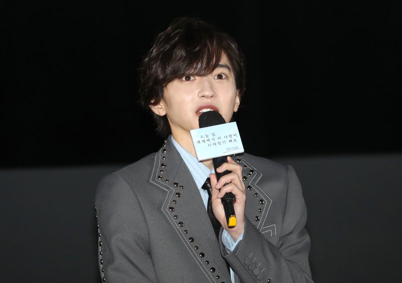 배우 미치에다 슌스케(道枝駿佑)가 25일 서울 용산구 CGV 용산아이파크몰에서 열린 영화 '오늘 밤, 세계에서 이 사랑이 사라진다 해도' 내한 기자회견에서 인사말을 하고 있다. 2023.1.25/ ⓒ News1 권현진 기자