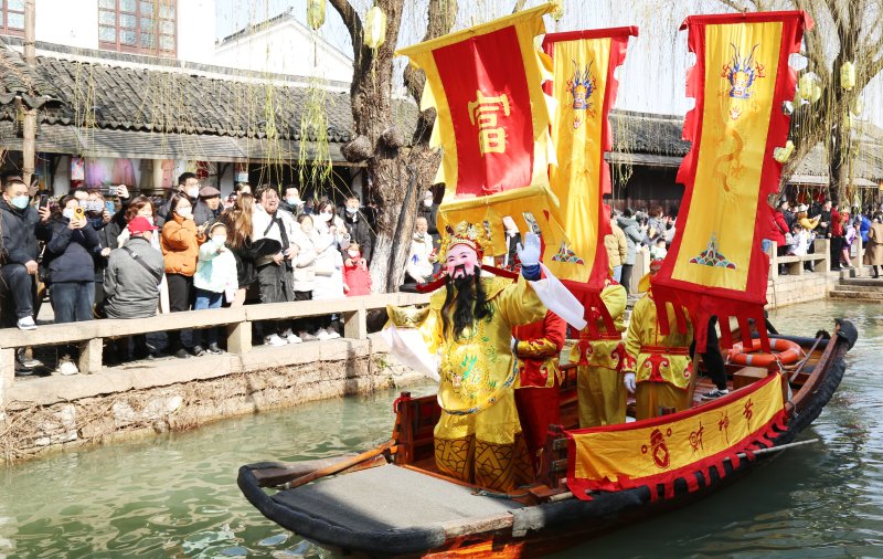 26일 중국 장쑤성 쑤저우에서 음력 설 축제 퍼레이드가 열리고 있다.신화연합뉴스