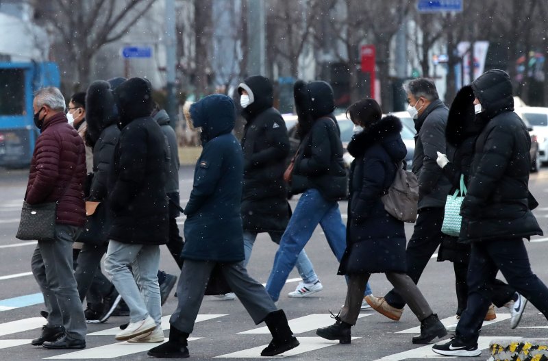 "오후 반차 냈는데…점심시간 때 퇴근하면 안되나요?"[직장인 완생]