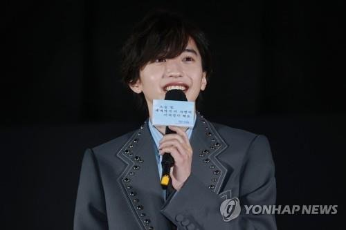 첫 내한 미치에다 슌스케, 귀여운 미소 (서울=연합뉴스) 진연수 기자 = 일본 가수 겸 배우 미치에다 슌스케가 25일 오전 서울 용산구 CGV용산아이파크몰에서 열린 영화 '오늘 밤, 세계에서 이 사랑이 사라진다 해도' 내한 기자회견에서 인사말을 하고 있다. 2023.1.25 jin90@yna.co.kr