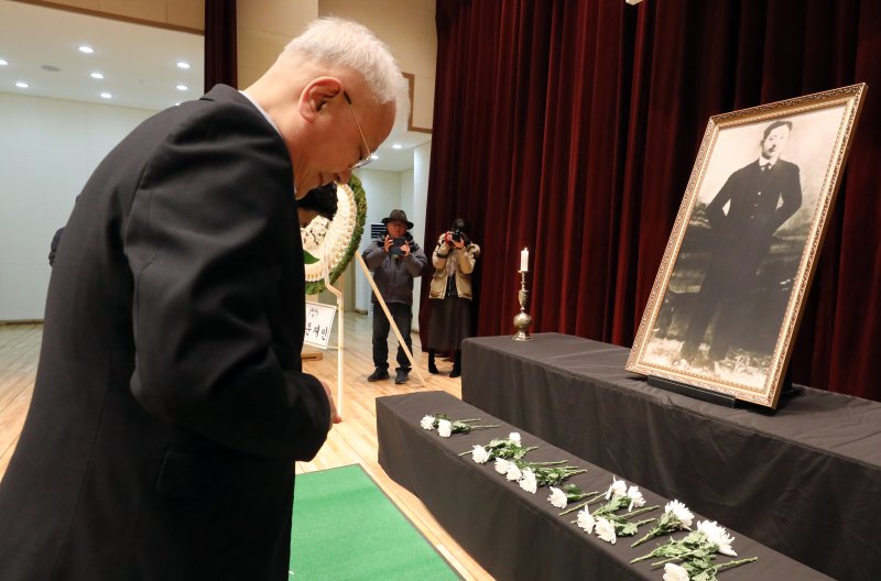 윤홍근&nbsp;BBQ 회장 “대한민국, 독립운동가 피와 땀, 눈물 위에 우뚝 서"