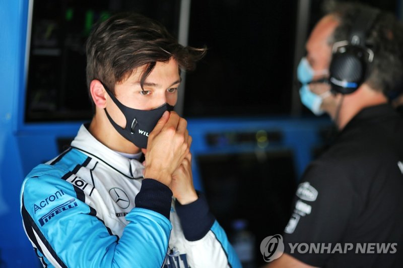 윌리엄스 소속으로 뛰던 한세용 epa08539317 A handout photo made available by the FIA shows British Formula One driver Jack Aitken of Williams in action during the practice session of the Formula One Grand Prix of Styria in Spielberg, Austria, 10 July 2020. The Formula One Grand Prix of Styria will take place on 1
