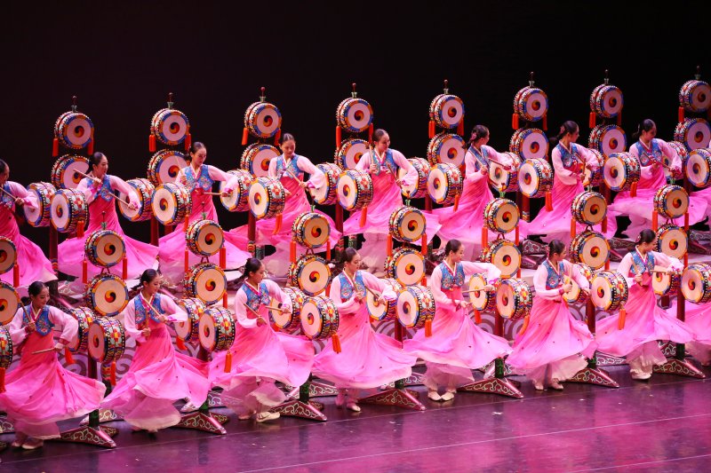 [서울=뉴시스]리틀엔젤스예술단 공연 사진. (사진=리틀엔젤스예술단 제공) 2023.01.31. photo@newsis.com *재판매 및 DB 금지