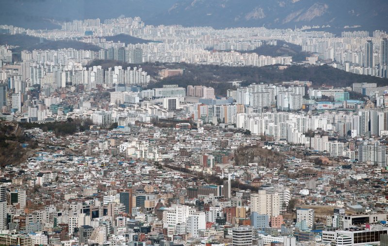 '가구업체 입찰담합' 고발요청권 행사두고 고심하는 檢