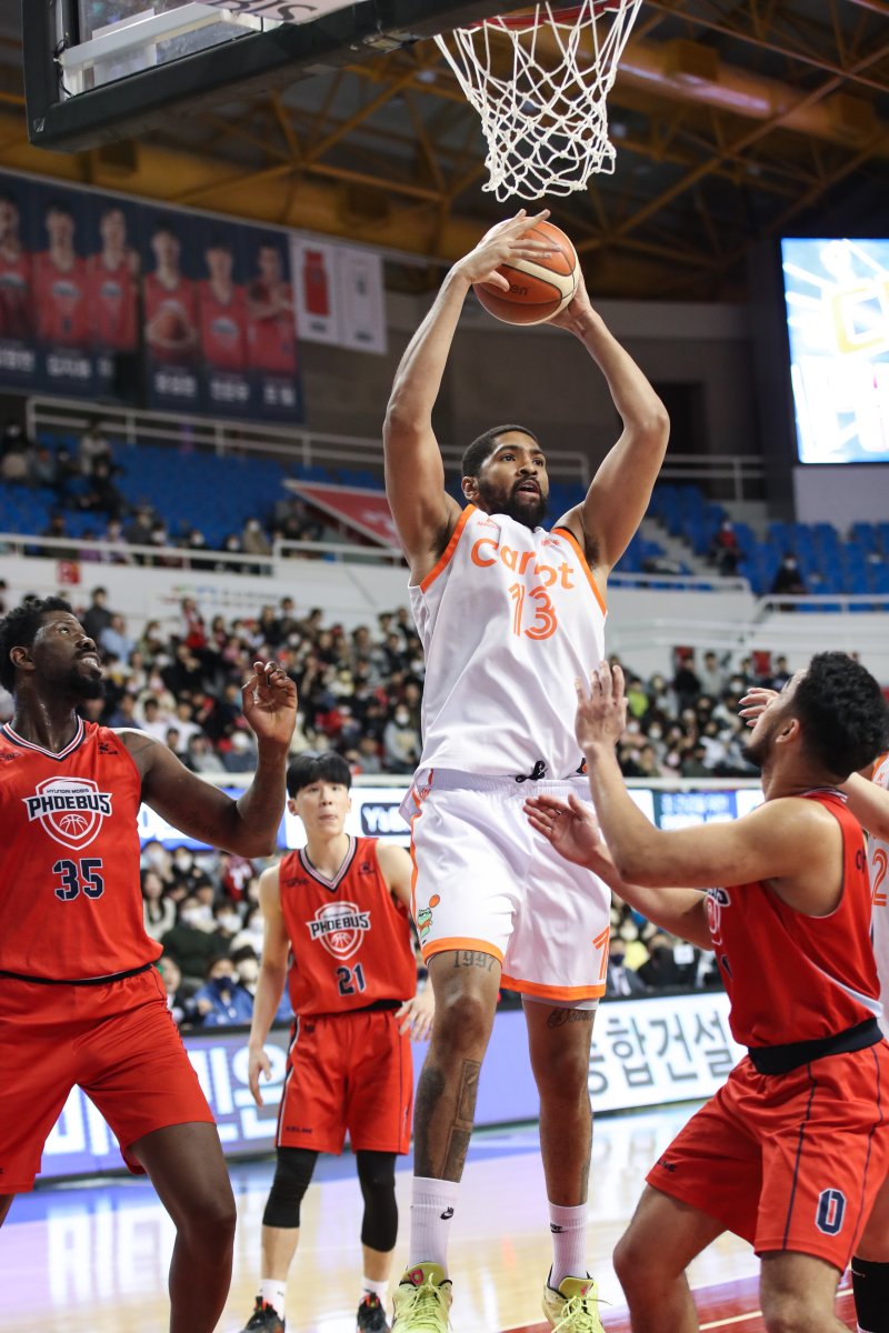 [서울=뉴시스]프로농구 캐롯 로슨. (사진=KBL 제공)