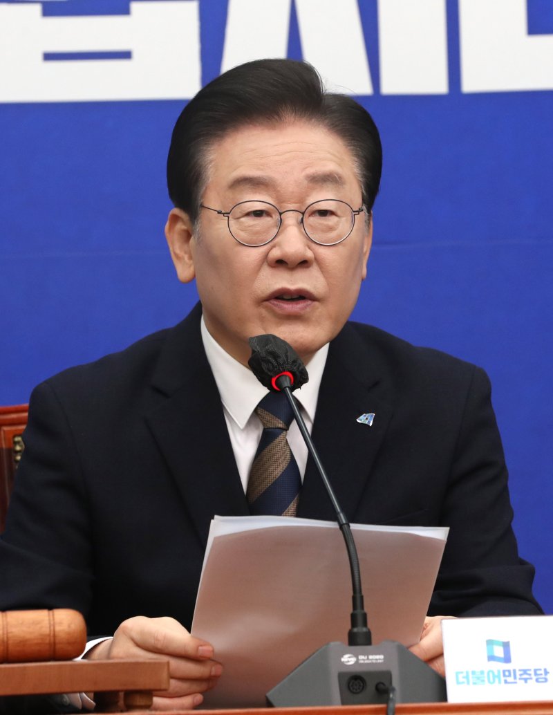 이재명 "尹 정권, 일본 앞에만 서면 작아져… 오염수 문제 대응해야"