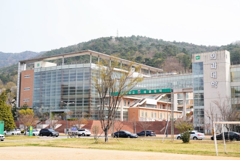 전남대 의과대학, 3년간 26명 자퇴…
