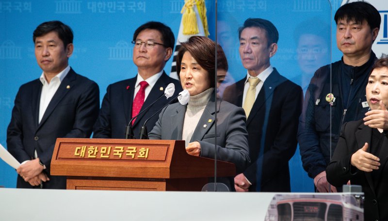 정의당 신중론에 '김건희 특검' 브레이크..민주당 '대장동까지 쌍특검' 의지 안 굽혀