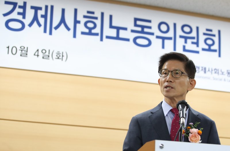 [서울=뉴시스] 김진아 기자 = 김문수 경제사회노동위원회 위원장