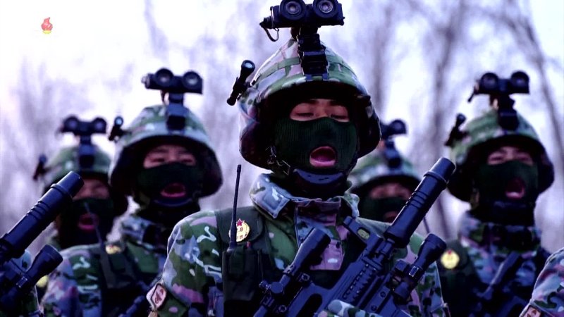 조선중앙TV는 2023년 2월 9일 전날 밤 열린 인민군 창건일(건군절) 75주년 기념 열병식을 녹화중계했다. 사진은 북한 특수부대가 카메라 달린 헬멧을 착용한 모습. 사진=조선중앙TV 캡처