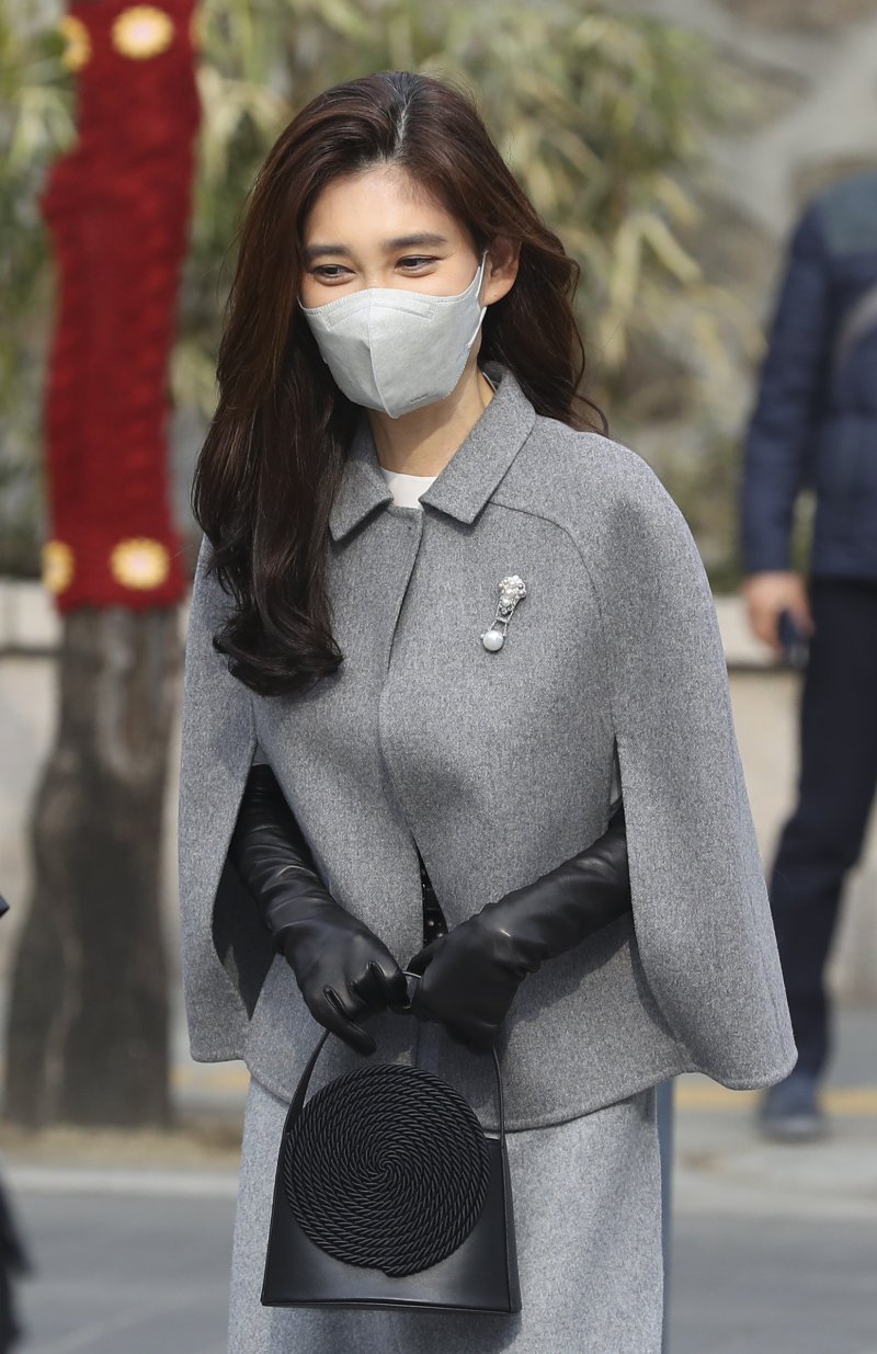 [서울=뉴시스] 최진석 기자 = 이부진 호텔신라 사장이 11일 오후 서울 중구 정동제일교회에서 열린 정몽규 HDC그룹 회장의 장남 정준선 교수 결혼식에 참석하고 있다. 2023.02.11. myjs@newsis.com