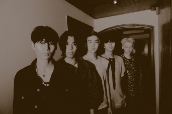 ‘아티스트 크루’ 0WAVE, 오늘(12일) '셀프 프로듀싱' 새 EP ‘balaclava’ 발매