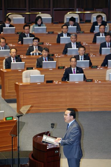 교섭단체대표연설하는 박홍근 원내대표