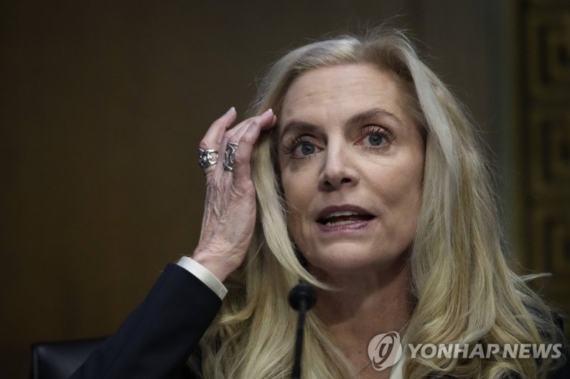 브레이너드 美 백악관 국가경제위원장 WASHINGTON, DC - JANUARY 13: Lael Brainard, Federal Reserve governor and President Bidens nominee to be the new vice-chair of the Federal Reserve, speaks during her nomination hearing with the Senate Banking Committee on Capitol Hill January 13, 2022 in Washington, DC. Brainard t