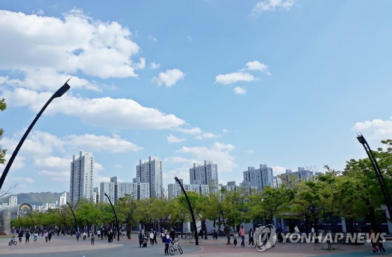 들썩이는 송파…재건축·리모델링 호재에 집값 하락세 둔화