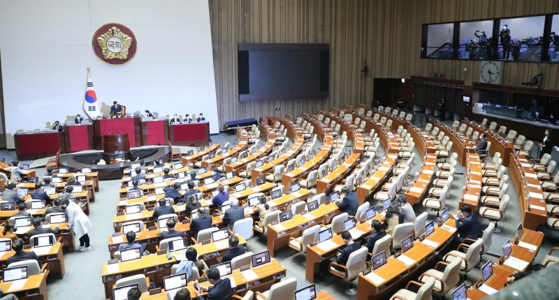 與 "野 양곡관리법 강행처리, 임대차3법 전철 밟지마라" 압박