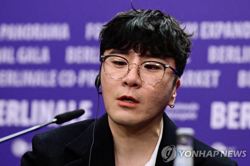 GERMANY-FILM-FESTIVAL-BERLINALE South Korean director Byun Sung-hyun attends a press conference for the film "Kill Boksoon" screened as Berlinale Special at the Berlinale, Europe's first major film festival of the year, on February 18, 2023 in Berlin. (Photo by John MACDOUGALL / AFP)