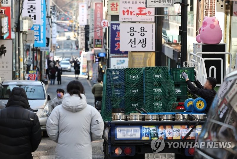 "국밥에 소주한잔도 사치" 물가폭탄에 우울한 서민들