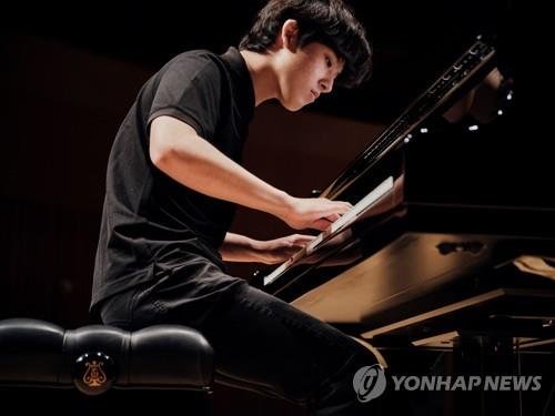 작년 8월 연주 리허설하는 피아니스트 임윤찬 [목프로덕션 제공. 재판매 및 DB 금지]