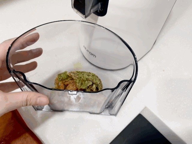 휴롬 H400에 찌꺼기가 모인 모습. ⓒ News1 이민주 기자