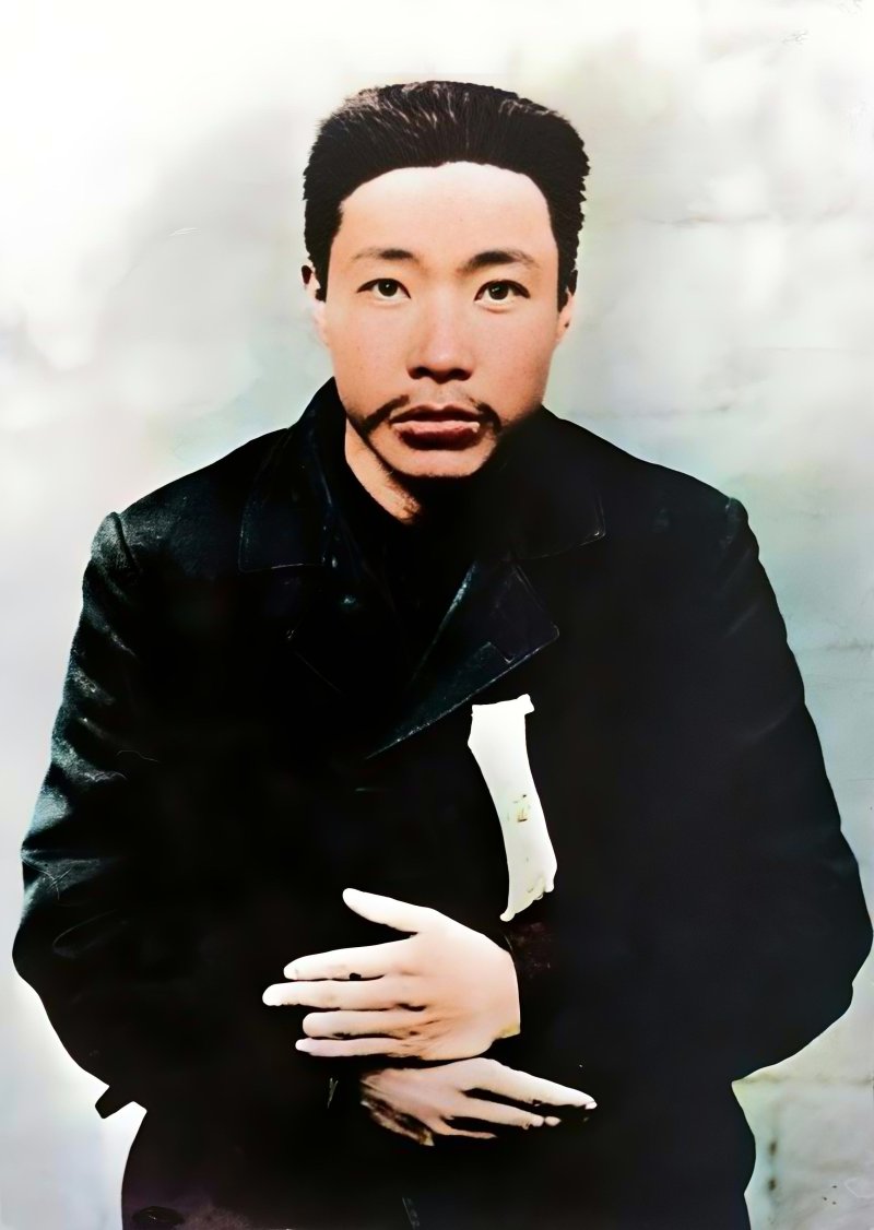 국가보훈처는 지난 2023년 2월 27일 제104주년 3·1절을 맞아 김구, 안중근, 유관순, 윤봉길 등 독립운동가 15인의 흑백사진을 컬러 사진으로 복원, 이를 영상으로 제작해 28일부터 대한민국임시정부 수립기념일인 4월 11일까지 서울 광화문광장 대한민국역사박물관 대형 전광판을 통해 송출한다고 밝혔다. 사진은 안중근 의사.국가보훈처 제공