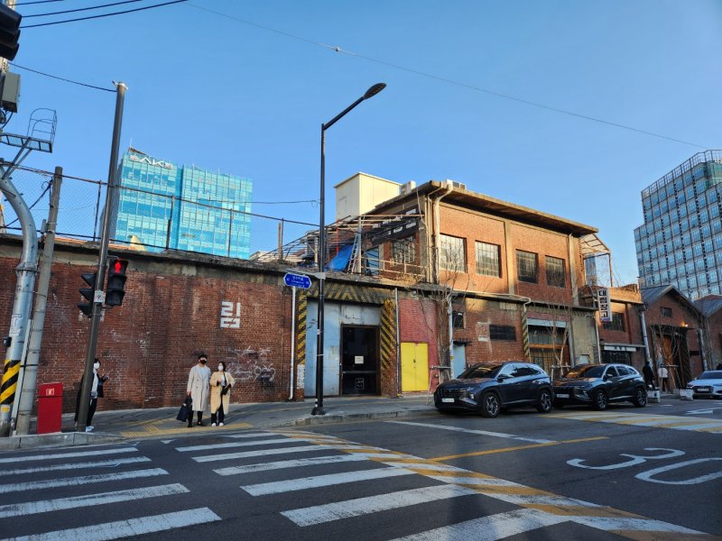 [서울=뉴시스] 이예슬 기자 = 성수동을 핫플레이스로 이끈 대림창고. 2023.02.26. ashley85@newsis.com