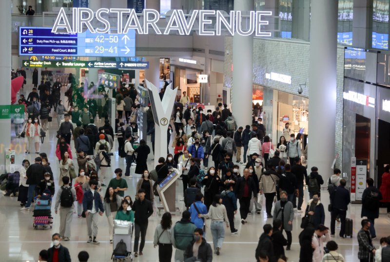 인천공항, 개항 22년만에 누적 환승객 1억명 돌파