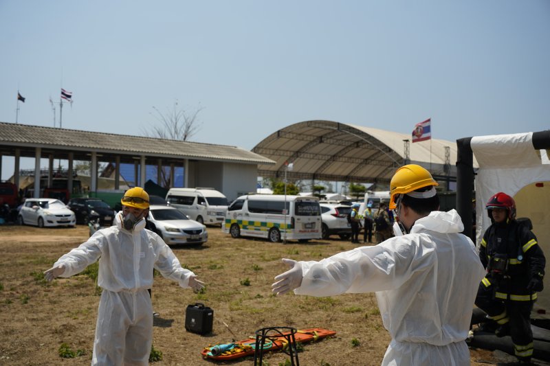 코브라골드 훈련에 참가한 우리 군 장병들이 태국 차층사오 인근 지역에서 화생방 상황을 가정해 피해 복구 훈련을 하고 있다.(해병대사령부 제공