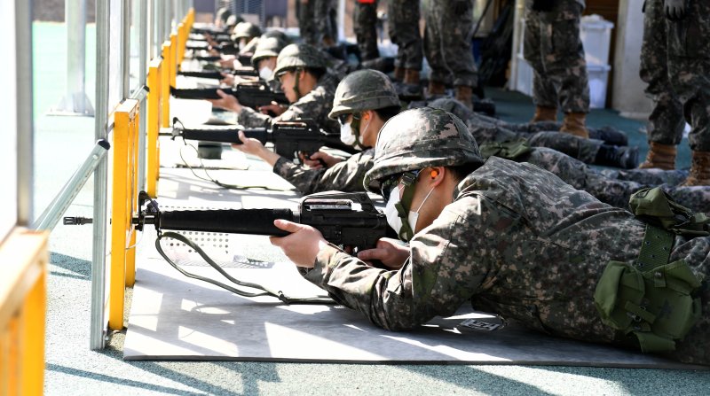 "총 든 군인이 서울 시내 활보" 신고에 출동해보니...